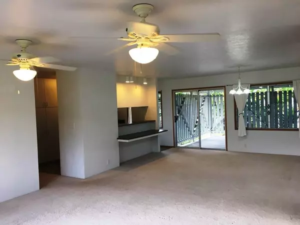 Hilo, HI 96720,961 KOMOMALA DR