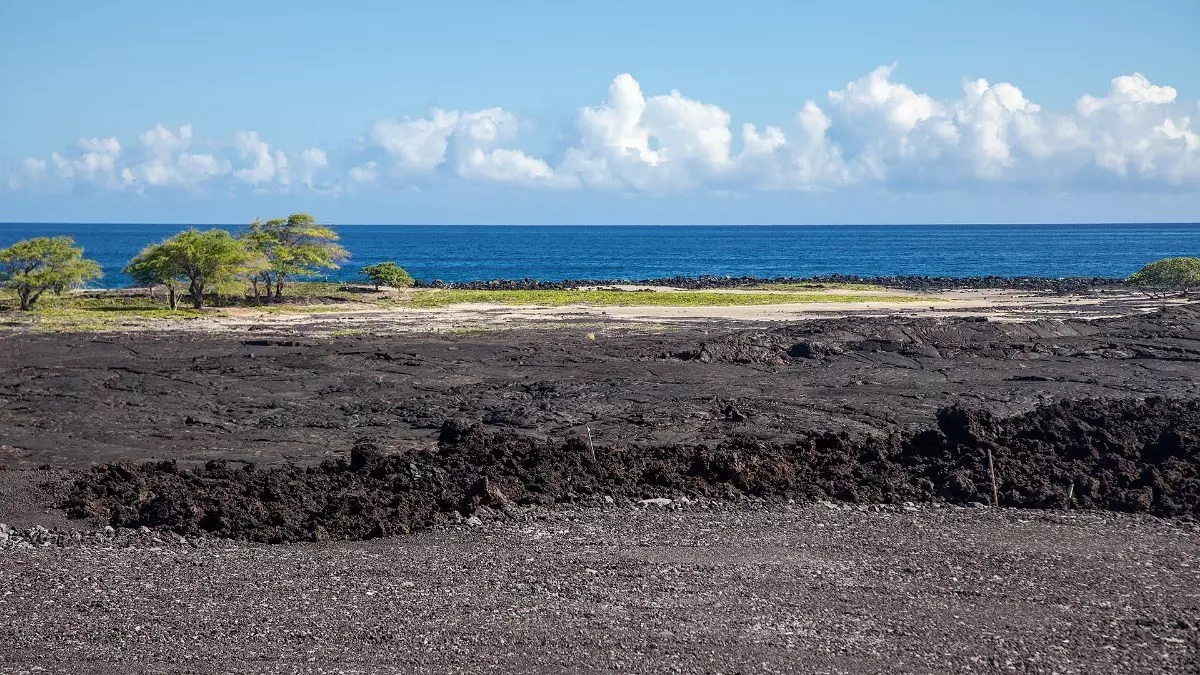 Kailua-Kona, HI 96740,72-523 LOKO PAAKAI PL