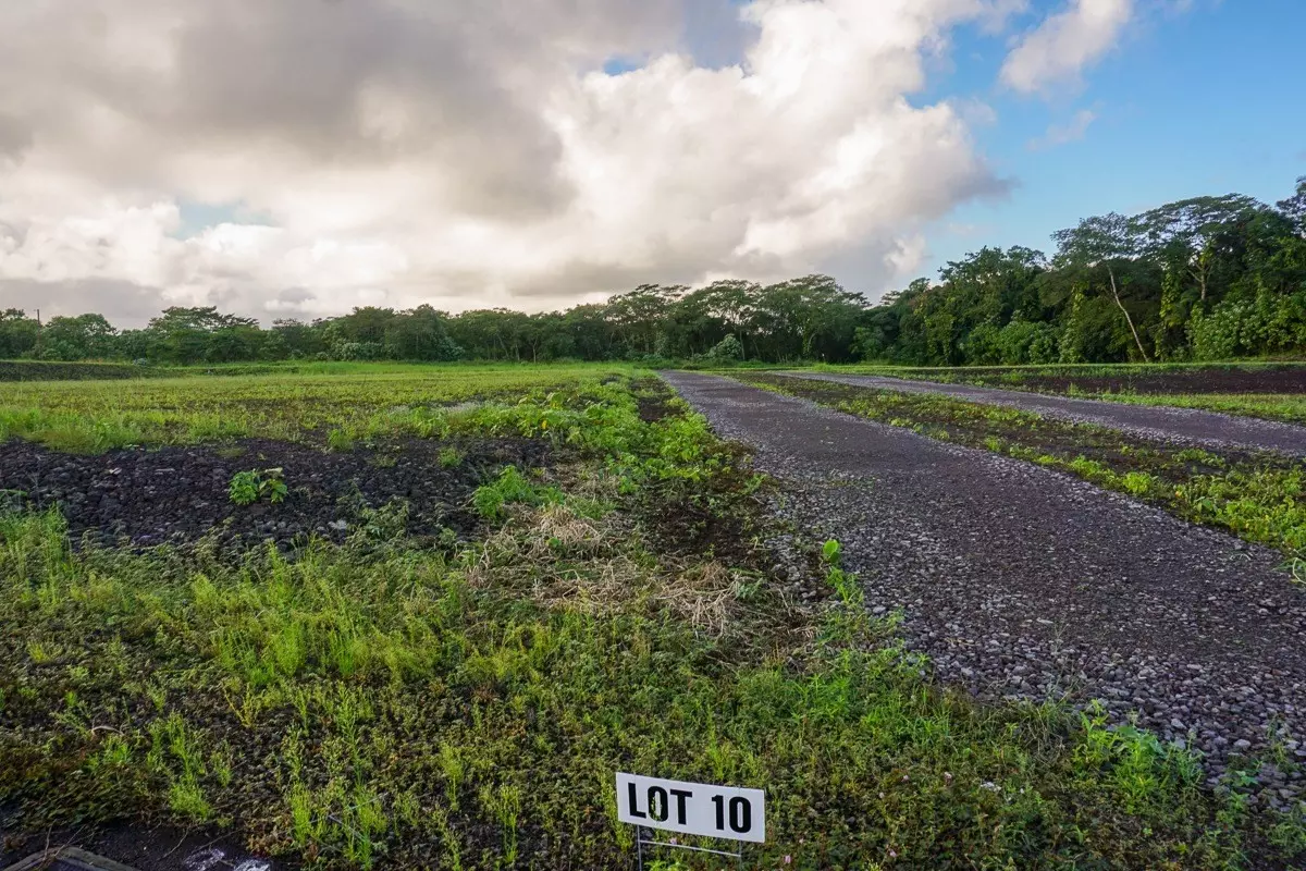 Keaau, HI 96749,16-2246 MAMAKA ST