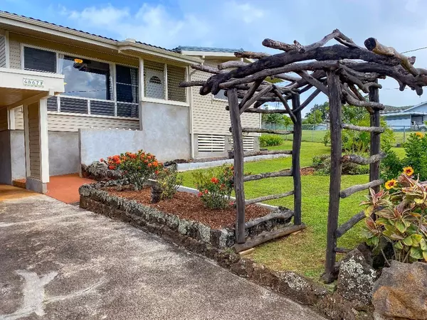 Kalaheo, HI 96741,4867-F PUUWAI RD