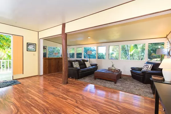 Kailua-Kona, HI 96740,73-1149 AHULANI ST #A