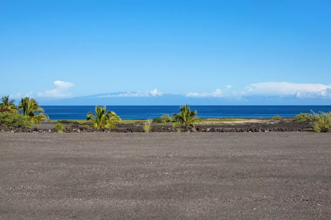 Kailua-Kona, HI 96740,72-1119 KEKAHAWAIOLE DR