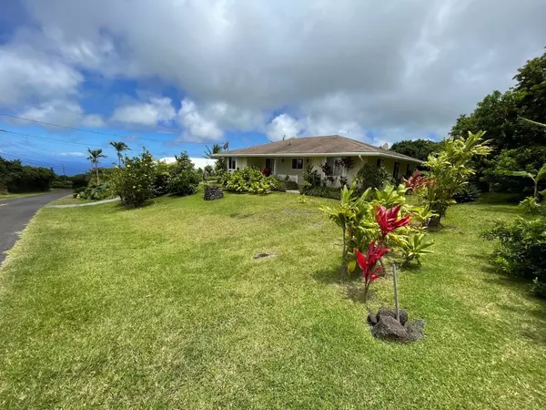 94-1647 KAULUA ST, Naalehu, HI 96772