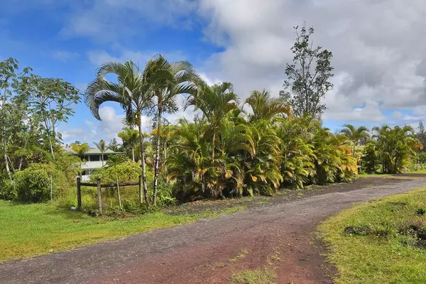 Keaau, HI 96749,16-660 KEALA ST