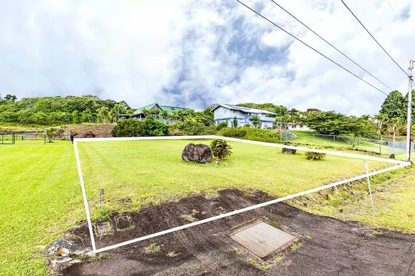 1194 LAUNA ST, Hilo, HI 96720