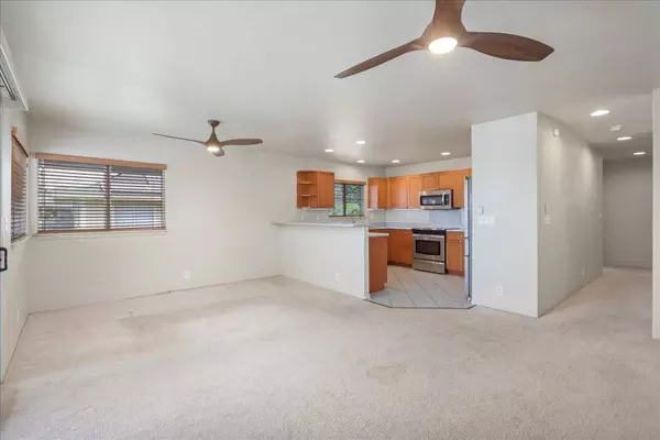 Kailua-Kona, HI 96740,75-6131 HOOMAMA ST