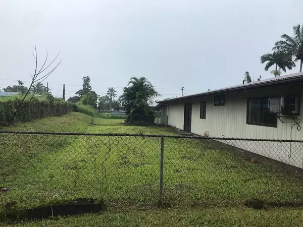 Keaau, HI 96749,17-452 IPUAIWAHA ST