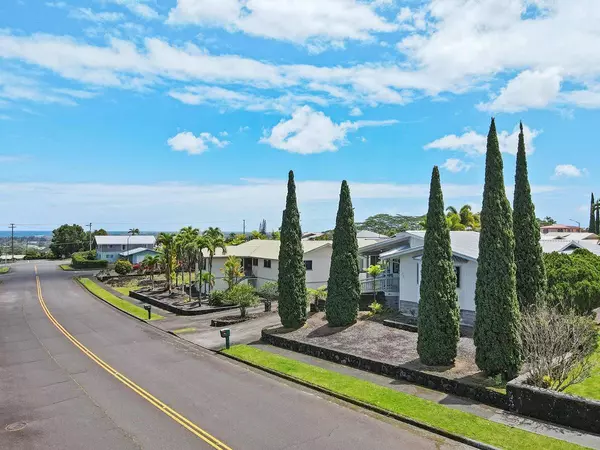 Hilo, HI 96720,713 KUKUAU ST