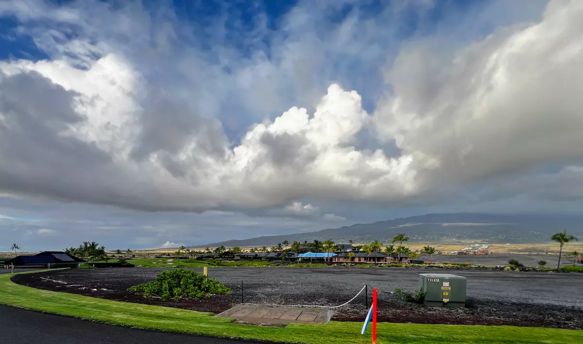 Kailua Kona, HI 96740,73-4624 PUHILI LOOP