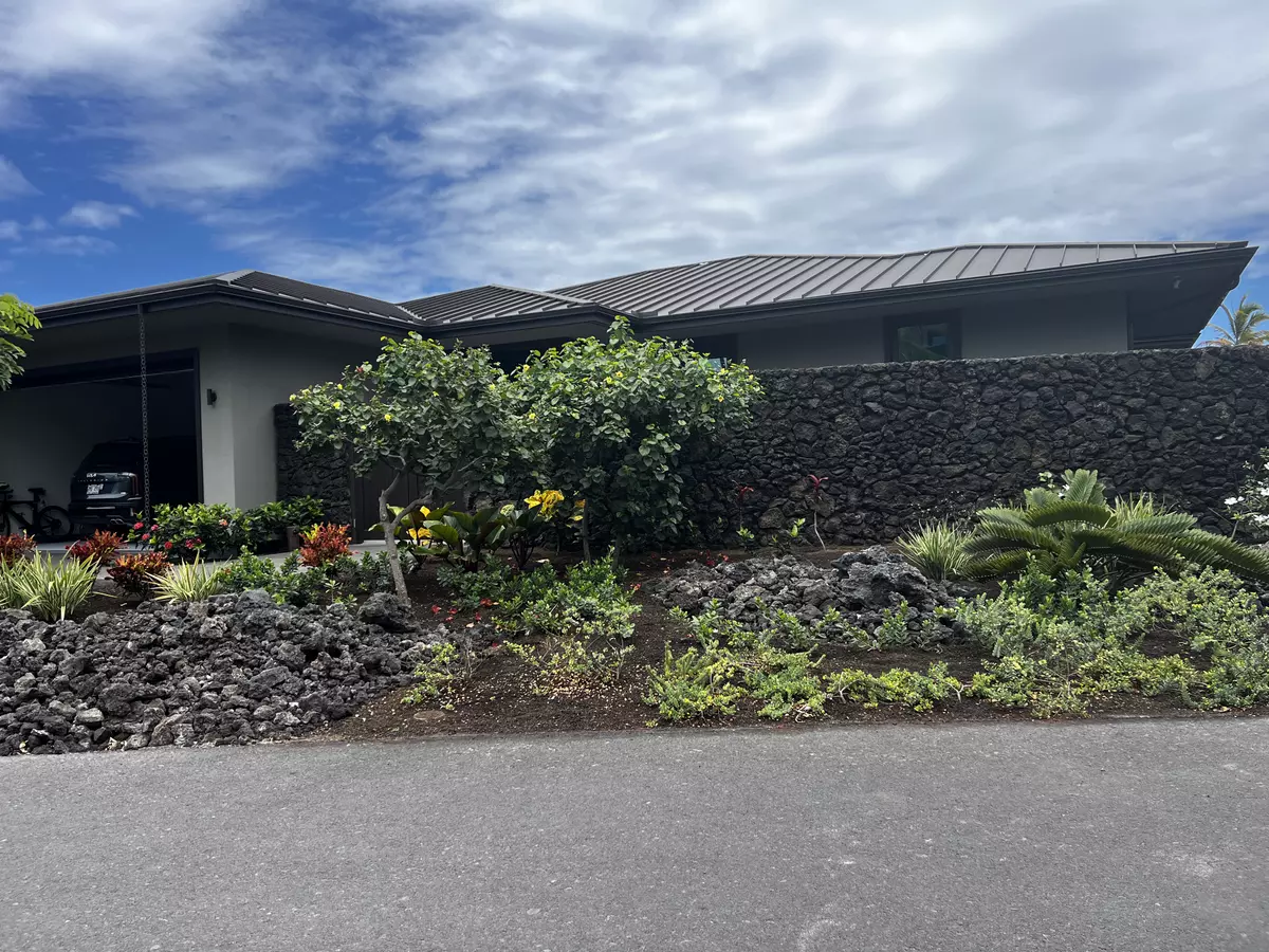 Kailua Kona, HI 96740,73-7017 HOOLUA PL