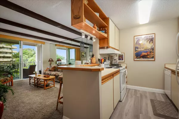 75-5870 KAHAKAI RD #211, Kailua-Kona, HI 96740