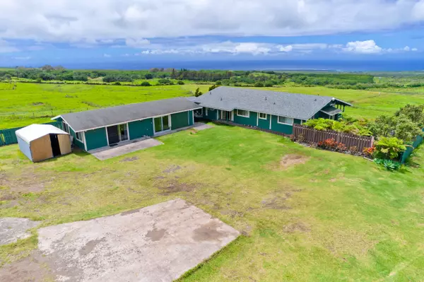 93-7015 KAMAOA RD, Naalehu, HI 96772