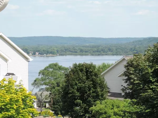 W11569 ISLAND VIEW CT, Lodi, WI 53555