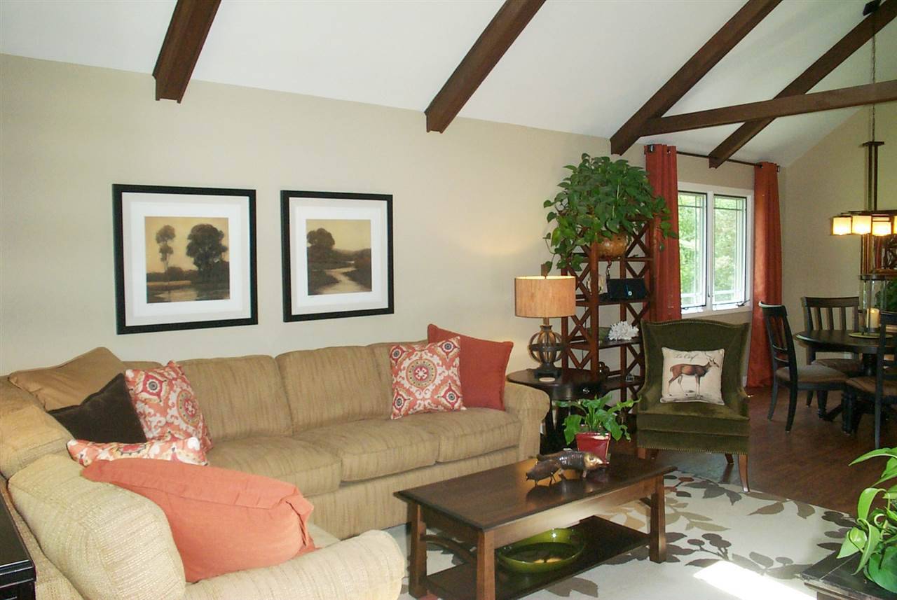 Sun Prairie, WI 53590,2663 Oak Crest Cir