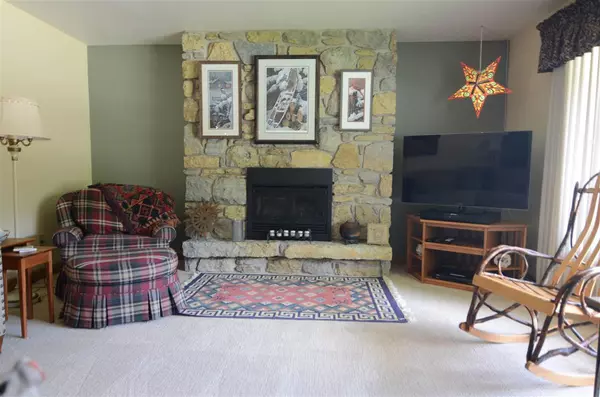 605 E HILLCREST DR, Verona, WI 53593