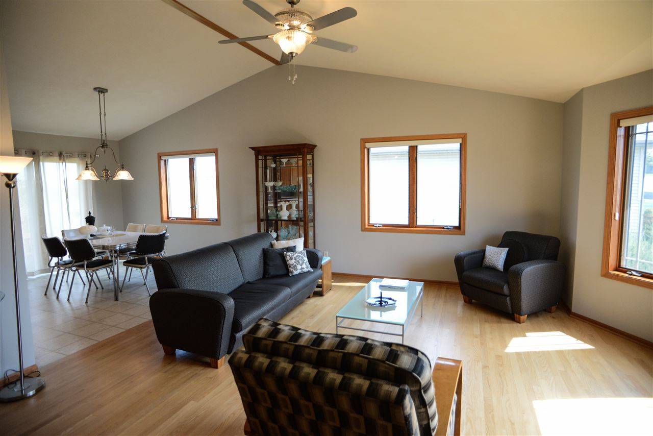 Sun Prairie, WI 53590,1419 Broadway Dr
