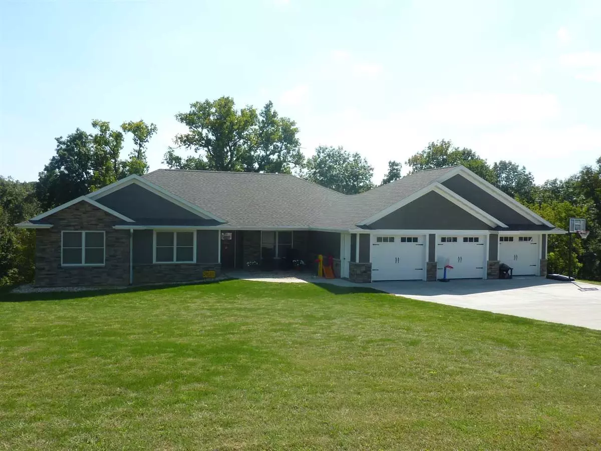 Hazel Green, WI 53811,4205 DEER PATH CT