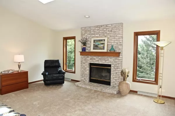 Madison, WI 53719,17 MAPLE VIEW CT