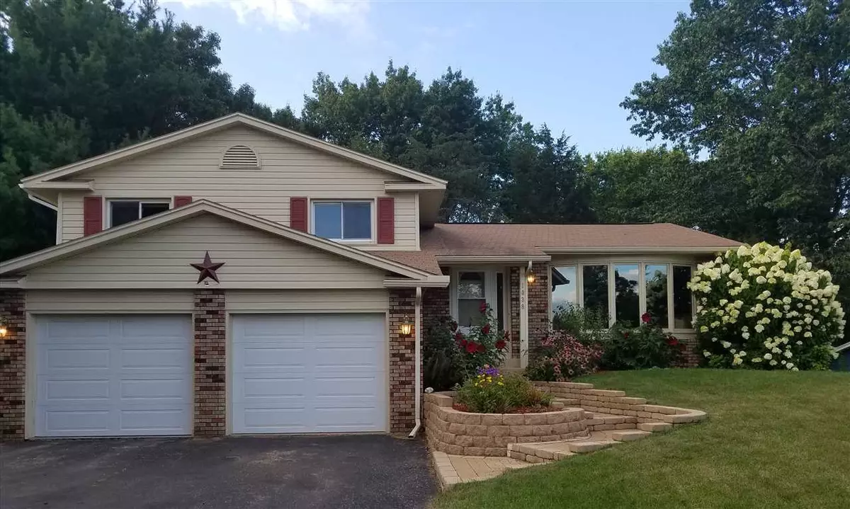 West Baraboo, WI 53913,1038 W CRESTVIEW CIR