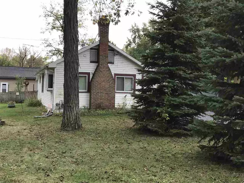 89 Lakeview Ave, Edgerton, WI 53534