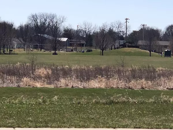 855 Goldfinch Ln, Marshall, WI 53559