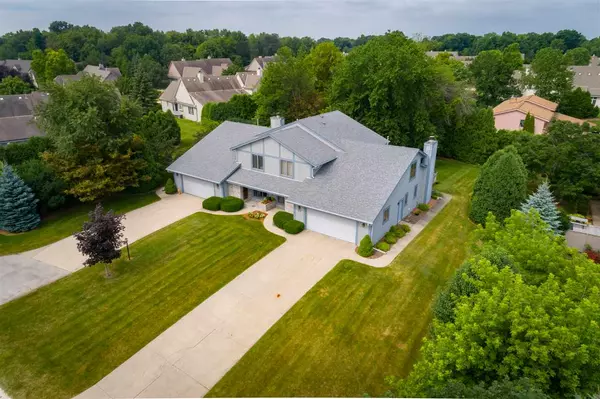 575 Hiview Dr, Brookfield, WI 53045