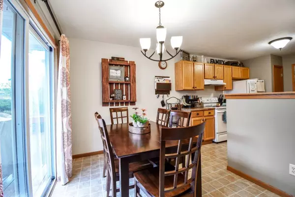 Marshall, WI 53559,558 Meadowview Ln