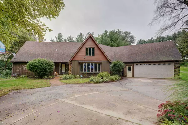 1221 S River Rd, Janesville, WI 53546