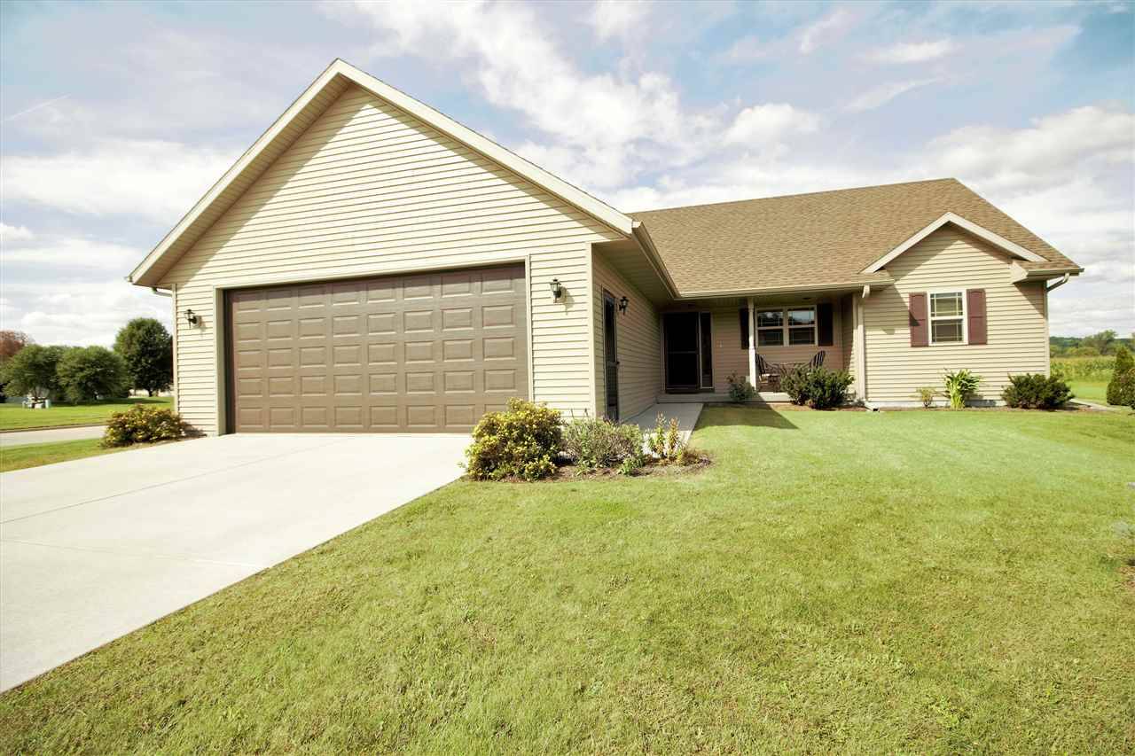 1001 Susan Crest, Black Earth, WI 53515