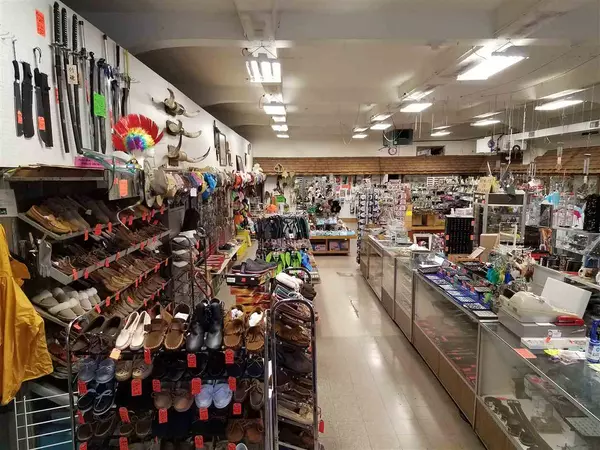 Wisconsin Dells, WI 53965,122-124 BROADWAY AVE