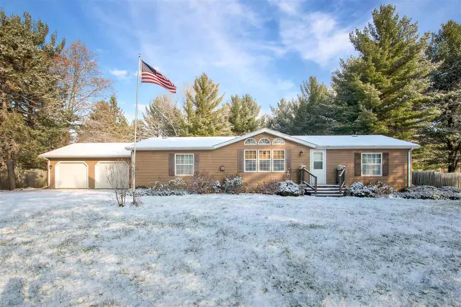 10951 Sandy Spring Dr, Nekoosa, WI 54457