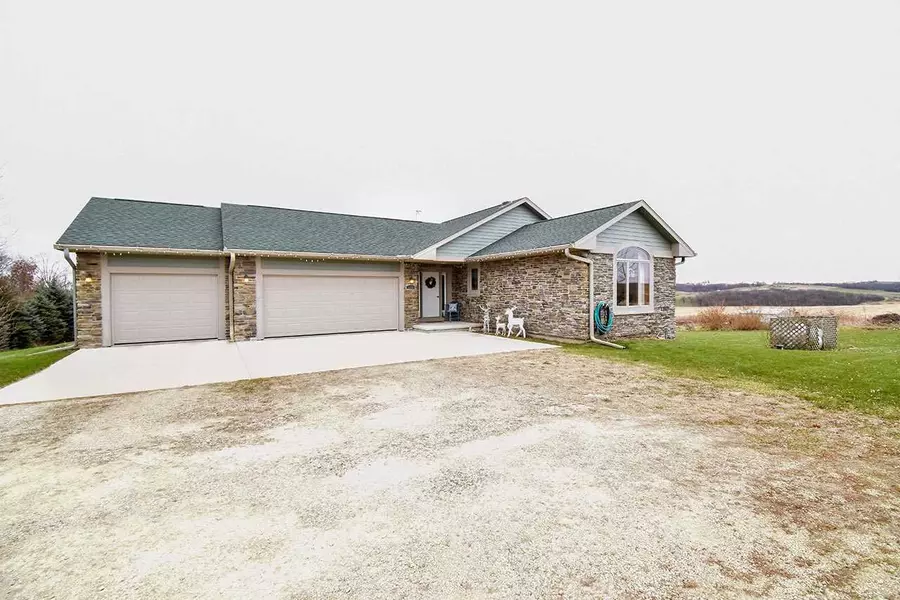 N6864 County Road N, Monticello, WI 53570