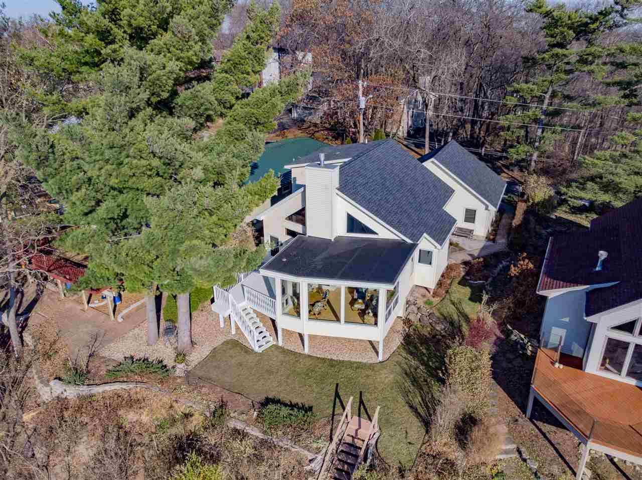 6130 Overlook Dr, Mcfarland, WI 53558