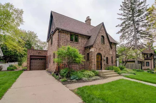 Madison, WI 53711,729 HURON HILL