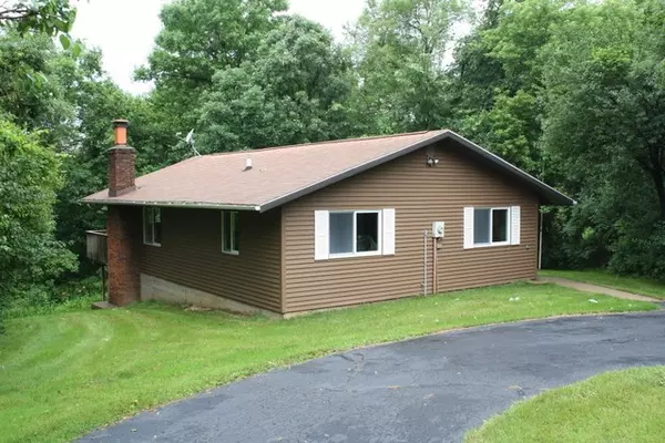 Mineral Point, WI 53565,1290 East Lake Rd