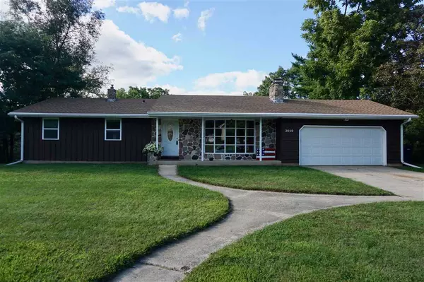 2040 River View Dr, Janesville, WI 53546