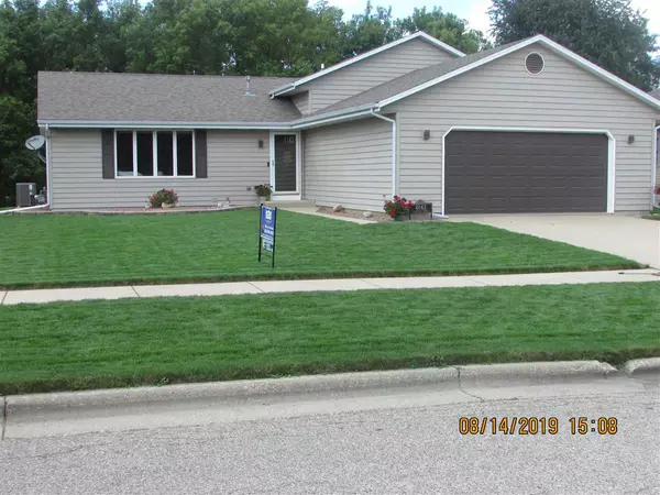 4043 Bordeaux Dr, Janesville, WI 53546