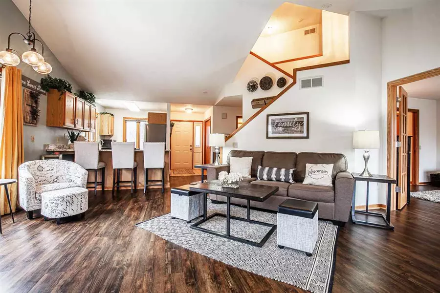 7016-7018 Old Sauk Rd, Madison, WI 53717