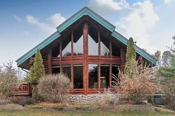 W10695 Cardinal Rd,  Poynette,  WI 53955