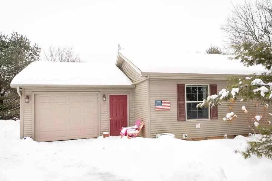 N4756 3rd ave, Oxford, WI 53952