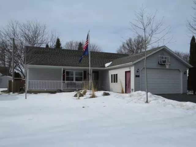 101 2nd St, Fox Lake, WI 53933-0000