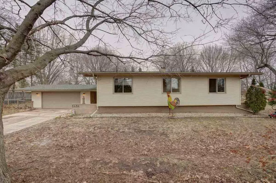 6484 S Windsor Prairie Rd, Deforest, WI 53532