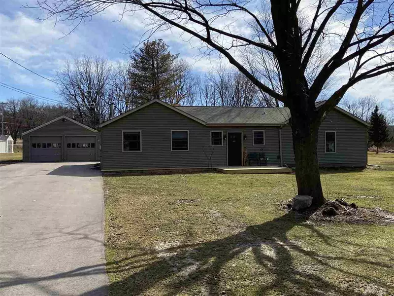 84 E Auburn Dr, Beloit, WI 53511-1512