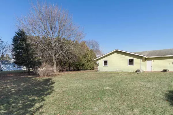 Oregon, WI 53575,1665-1667 Hook Island Rd