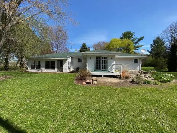 Whitewater, WI 53190-3437,12826 E L-J Townline Rd
