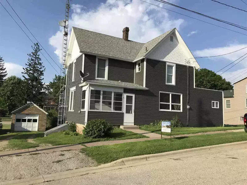 113 E church st, Shullsburg, WI 53585