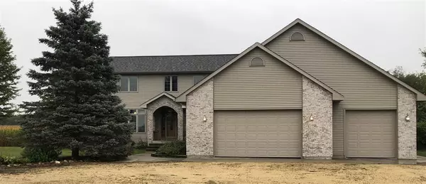 12034 E Creek Rd, Darien, WI 53114