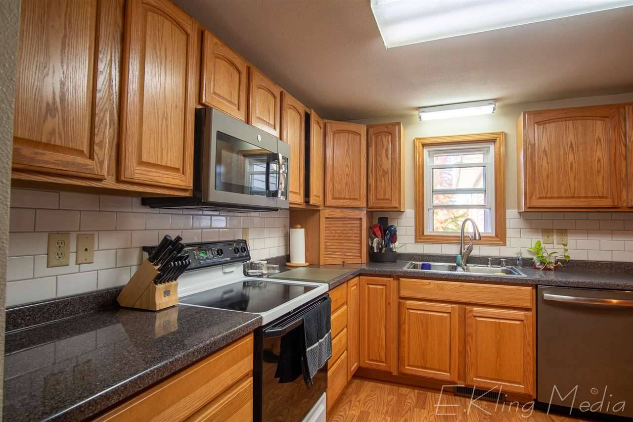 402 E Chapel St, Dodgeville, WI 53533