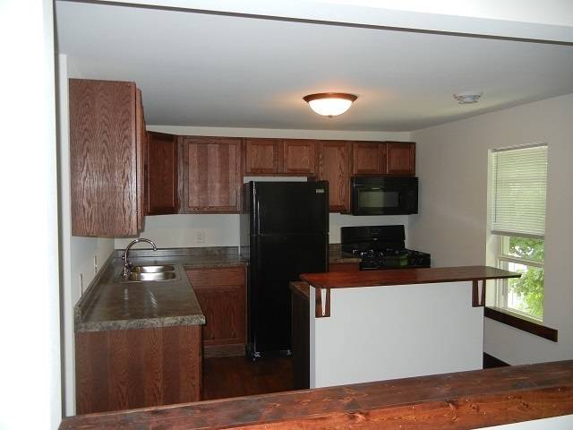 Stoughton, WI 53589,1009 S 4th St