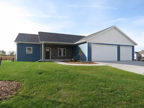 208 O'Connell St, Fox Lake, WI 53933-0000